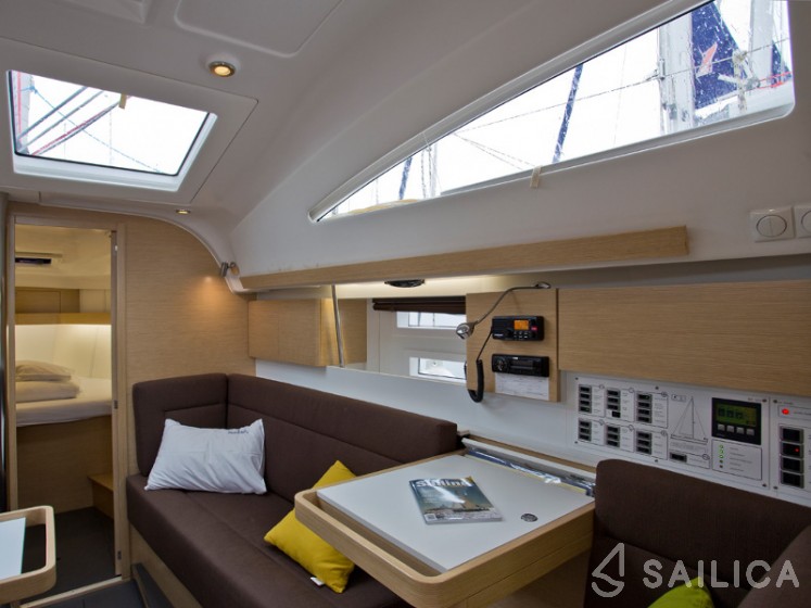 Elan 394 impression - Yacht Charter Sailica