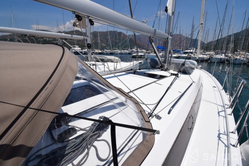 Sun Odyssey 410 - Yacht Charter Sailica