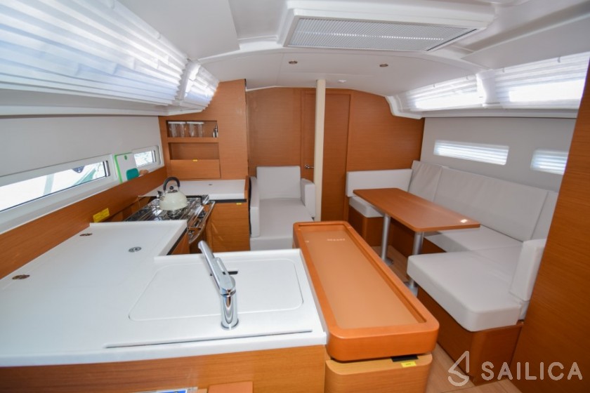 Sun Odyssey 410 - Yacht Charter Sailica