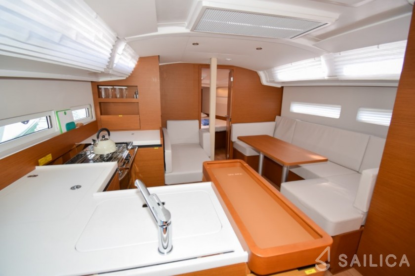 Sun Odyssey 410 - Yacht Charter Sailica