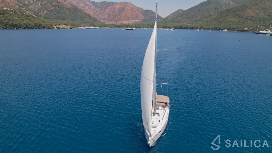 Sun Odyssey 410 - Yacht Charter Sailica