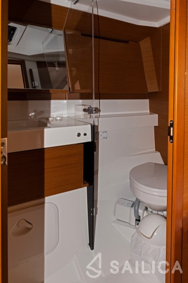 Sun Odyssey 410 - Yacht Charter Sailica