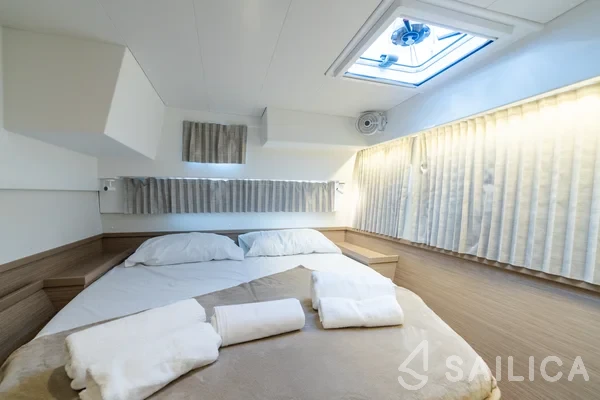 Lagoon 42 - Yacht Charter Sailica