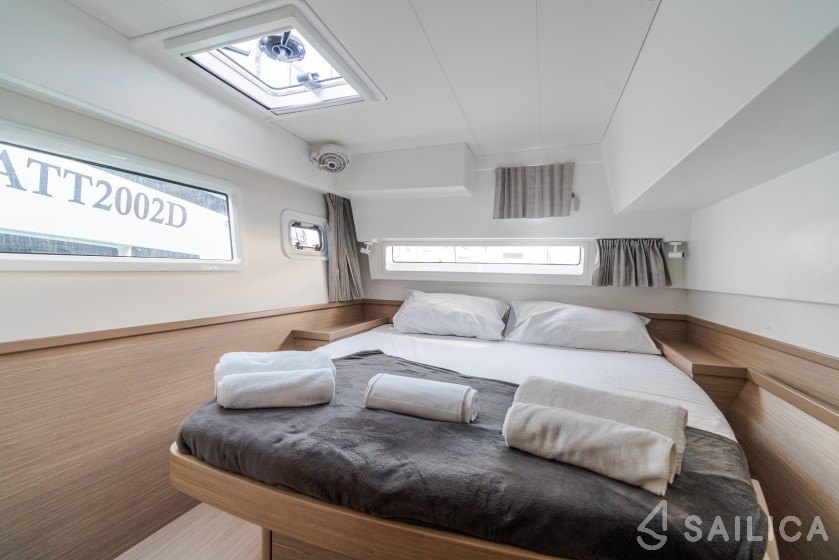Lagoon 42 - Yacht Charter Sailica