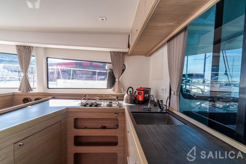 Lagoon 42 - Yacht Charter Sailica