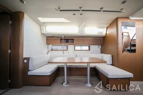 Oceanis 51.1 - Yacht Charter Sailica