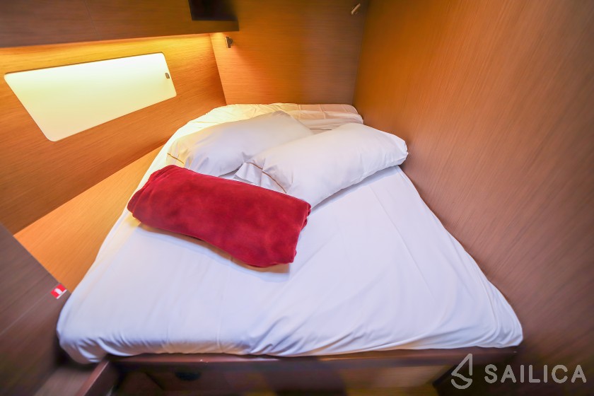 Oceanis 51.1 - Yacht Charter Sailica