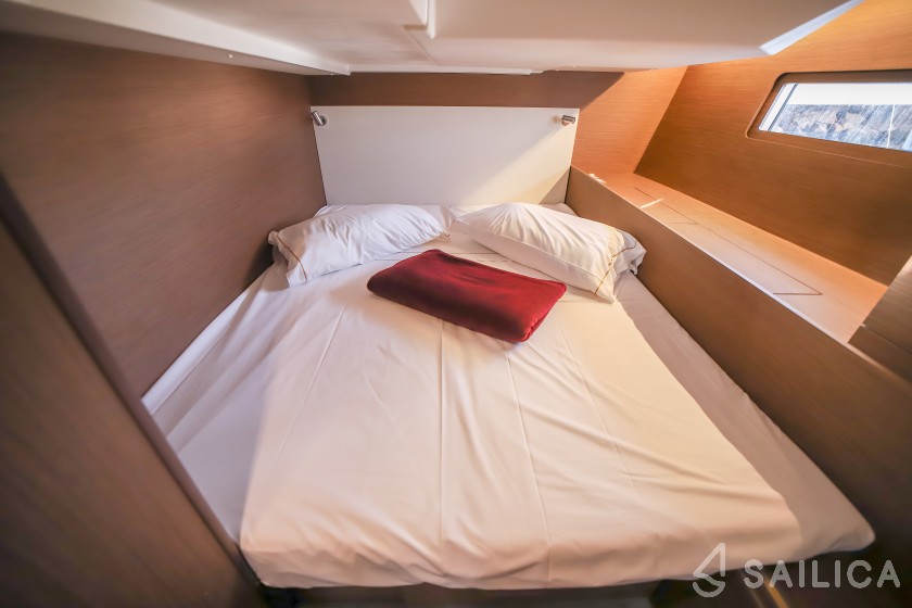 Oceanis 51.1 - Yacht Charter Sailica