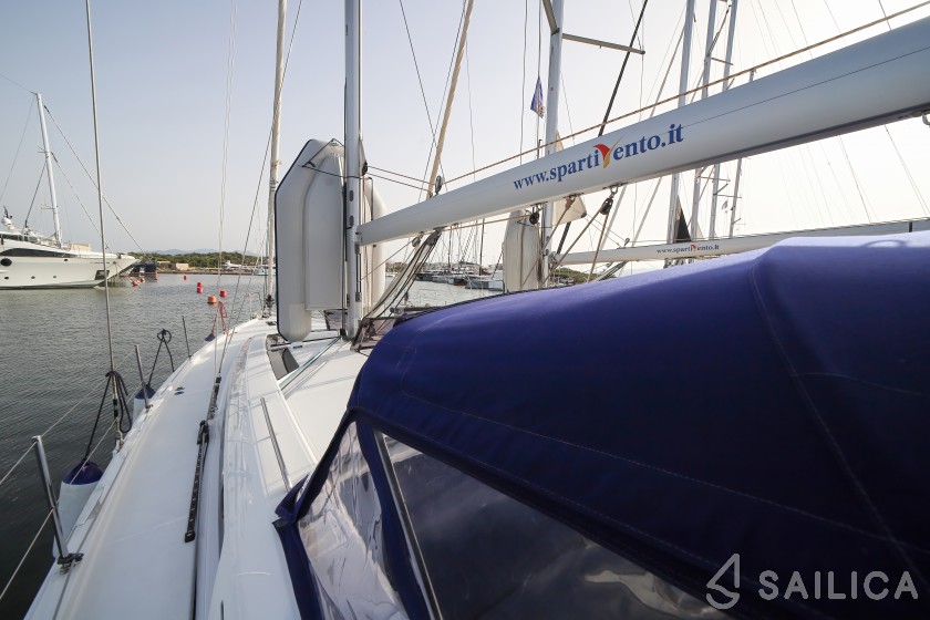 Oceanis 51.1 - Yacht Charter Sailica