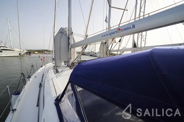 Oceanis 51.1 - Yacht Charter Sailica