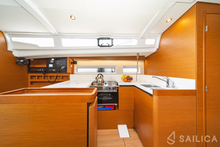 Sun Odyssey 440 - Yacht Charter Sailica