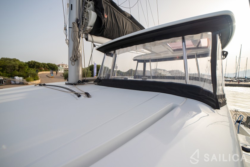 Lagoon 42 - Yacht Charter Sailica