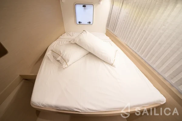 Lagoon 42 - Yacht Charter Sailica