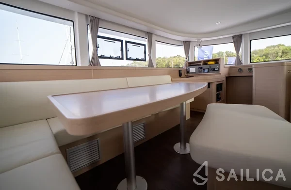 Lagoon 42 - Yacht Charter Sailica