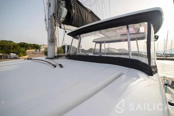 Lagoon 42 - Yacht Charter Sailica
