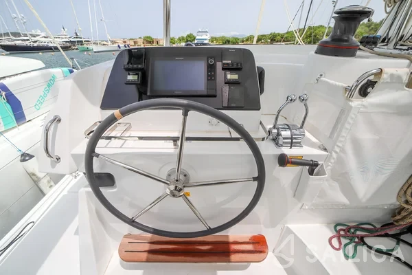Lagoon 42 - Yacht Charter Sailica