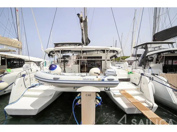 Lagoon 42 - Yacht Charter Sailica