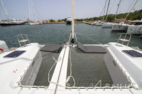 Lagoon 42 - Yacht Charter Sailica