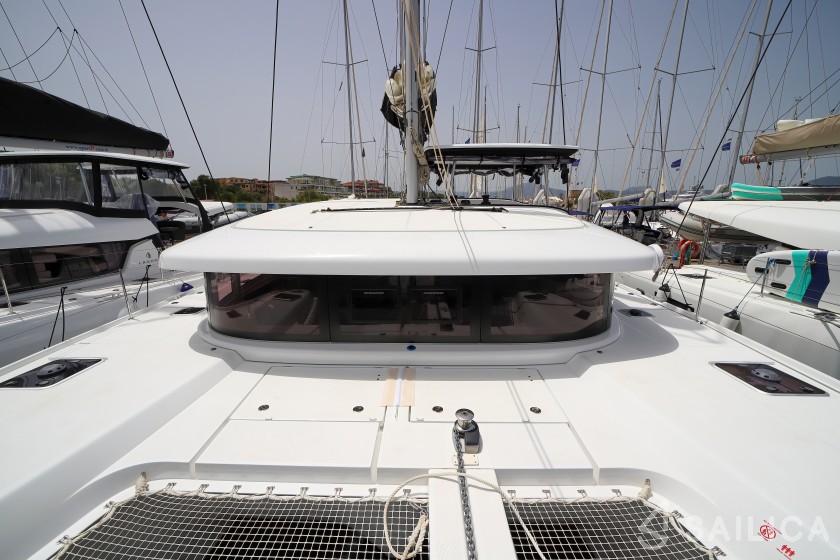 Lagoon 42 - Yacht Charter Sailica