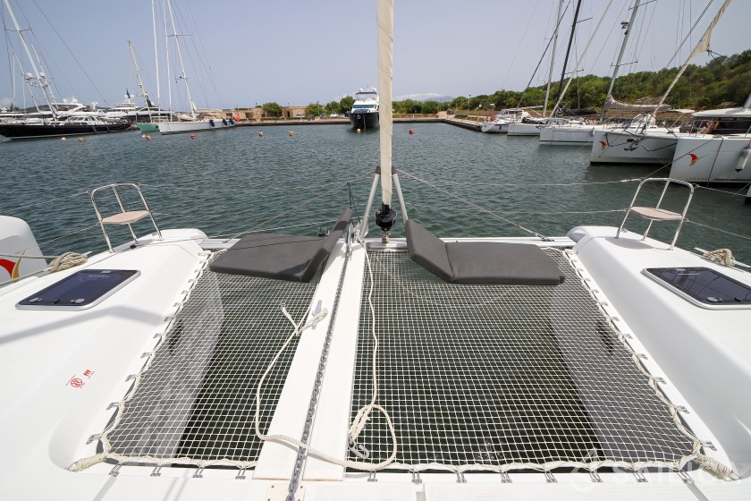 Lagoon 42 - Yacht Charter Sailica