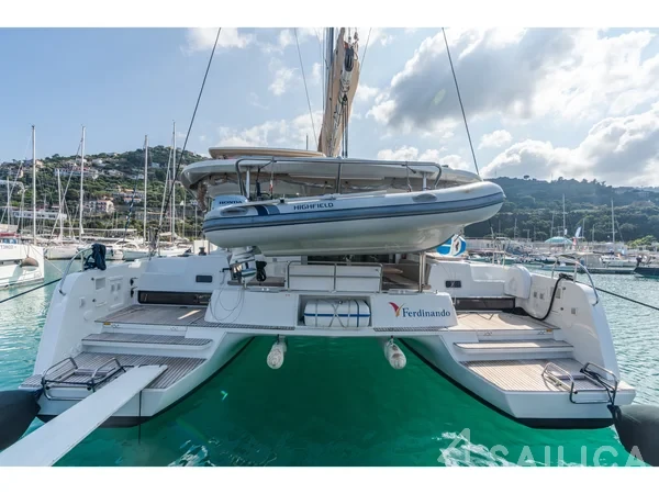 Lagoon 42 - Yacht Charter Sailica