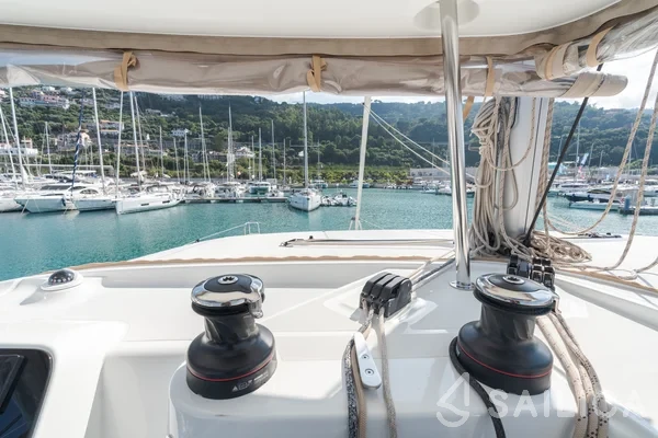 Lagoon 42 - Yacht Charter Sailica