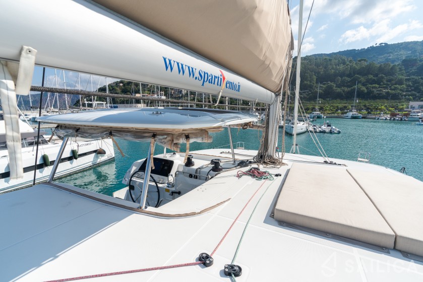 Lagoon 42 - Yacht Charter Sailica