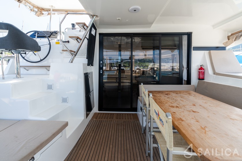 Lagoon 42 - Yacht Charter Sailica