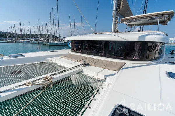 Lagoon 42 - Yacht Charter Sailica