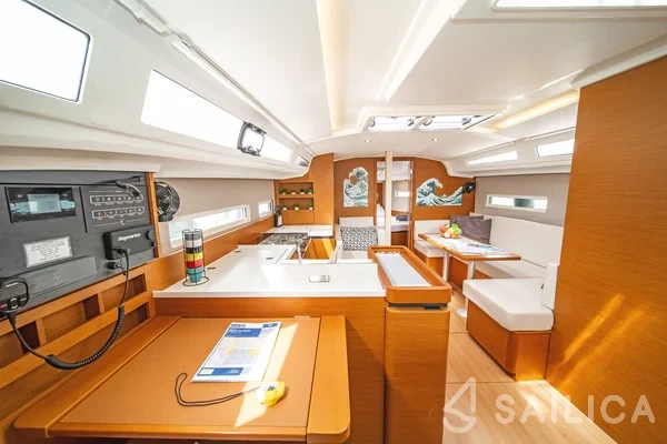 Sun Odyssey 410 - Yacht Charter Sailica