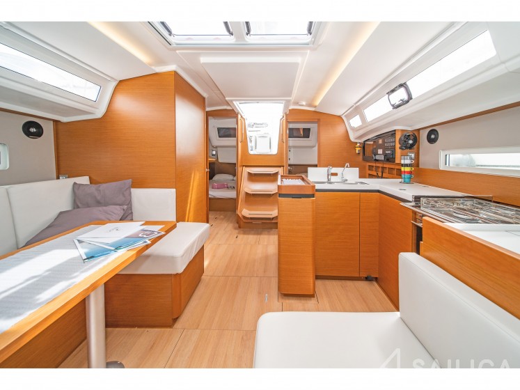 Sun Odyssey 410 - Yacht Charter Sailica