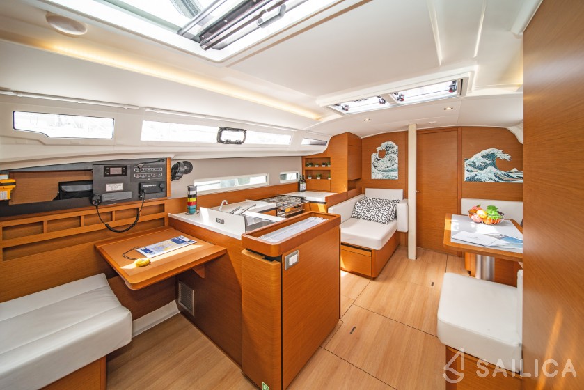Sun Odyssey 410 - Yacht Charter Sailica