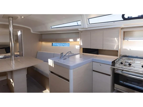 Oceanis 34.1 - Yacht Charter Sailica