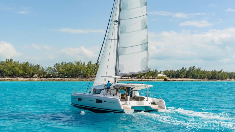 Lagoon 42 - Yacht Charter Sailica