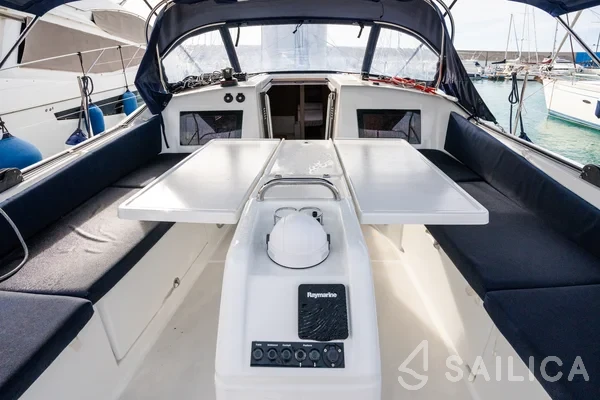 Sun Odyssey 410 - Yacht Charter Sailica