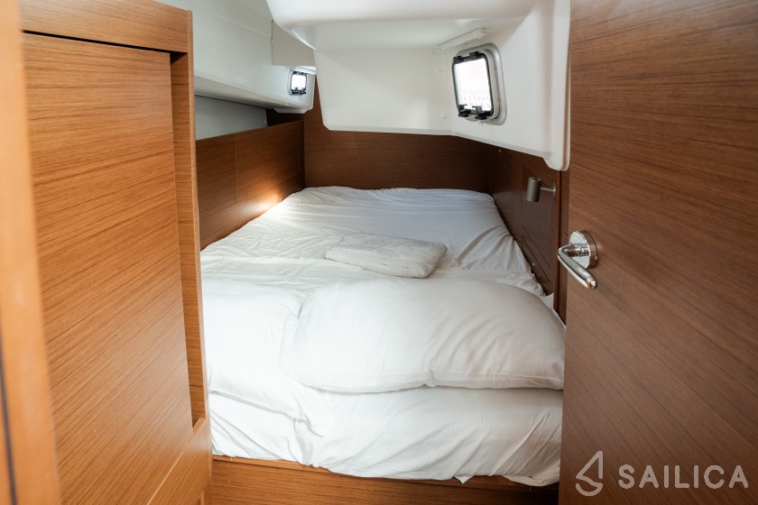 Sun Odyssey 410 - Yacht Charter Sailica