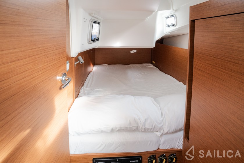 Sun Odyssey 410 - Yacht Charter Sailica