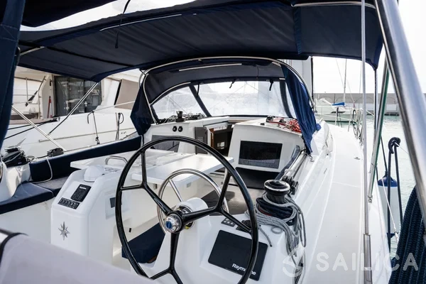 Sun Odyssey 410 - Yacht Charter Sailica