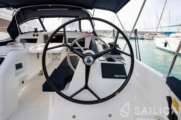 Sun Odyssey 410 - Yacht Charter Sailica