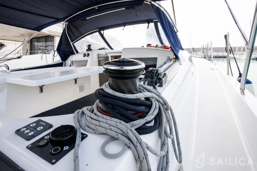 Sun Odyssey 410 - Yacht Charter Sailica