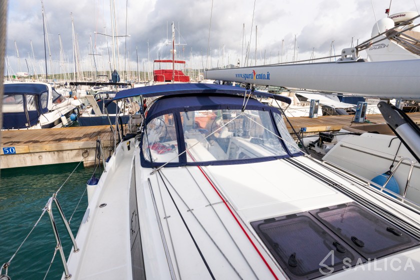 Sun Odyssey 410 - Yacht Charter Sailica