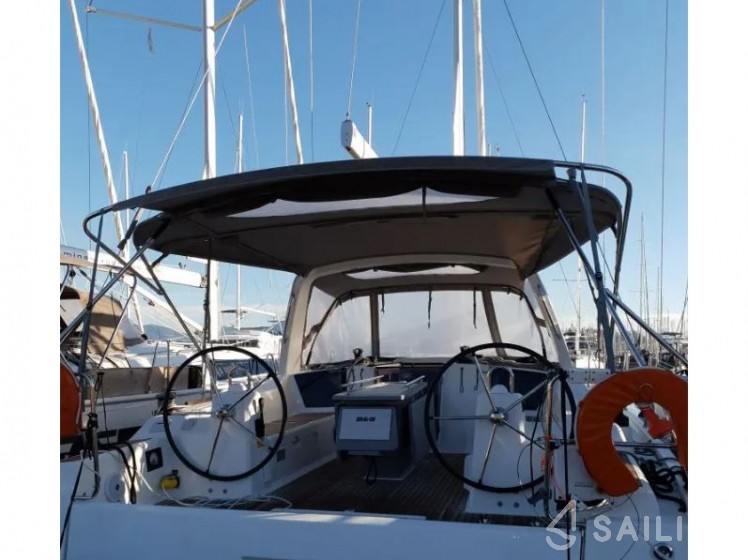 Oceanis 41.1 - Yacht Charter Sailica