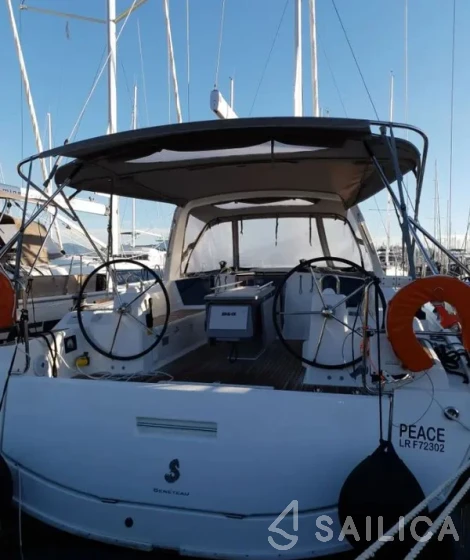 Oceanis 41.1 - Yacht Charter Sailica
