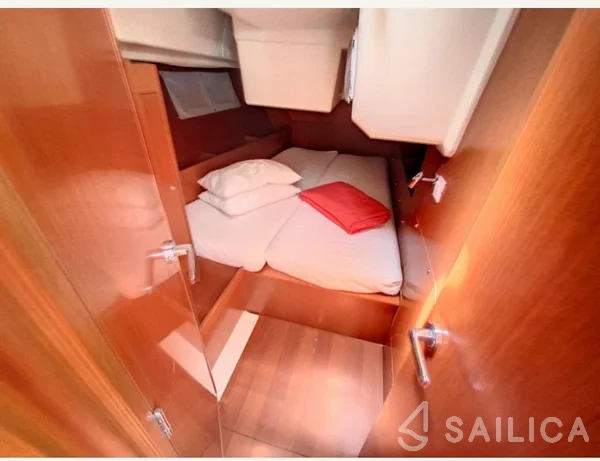 Oceanis 41.1 - Yacht Charter Sailica