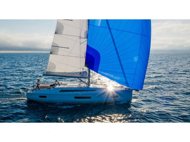Oceanis 40.1 - Yacht Charter Sailica