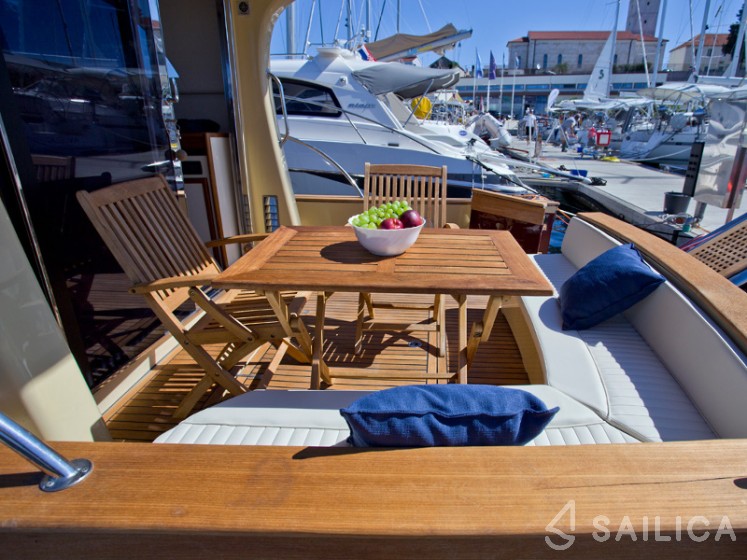 Marco Polo 12 - Yacht Charter Sailica