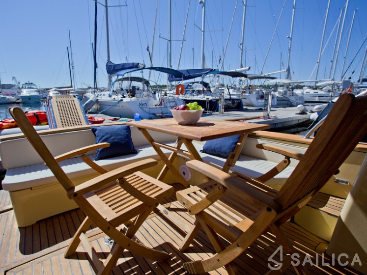 Marco Polo 12 - Yacht Charter Sailica