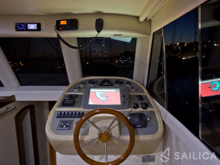 Marco Polo 12 - Yacht Charter Sailica