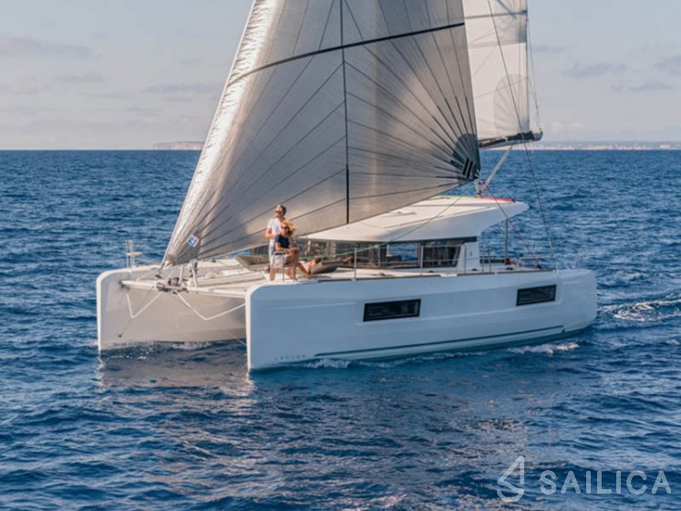 Lagoon 40 - Yacht Charter Sailica