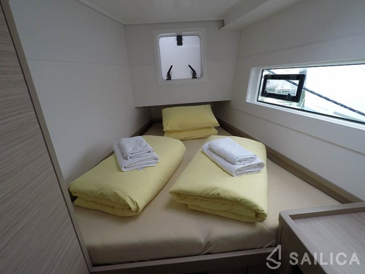 Lagoon 40 - Yacht Charter Sailica